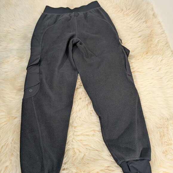 lululemon Women's Black Sherpa Utility Cargo Hiking Joggers - Picture 7 of 8